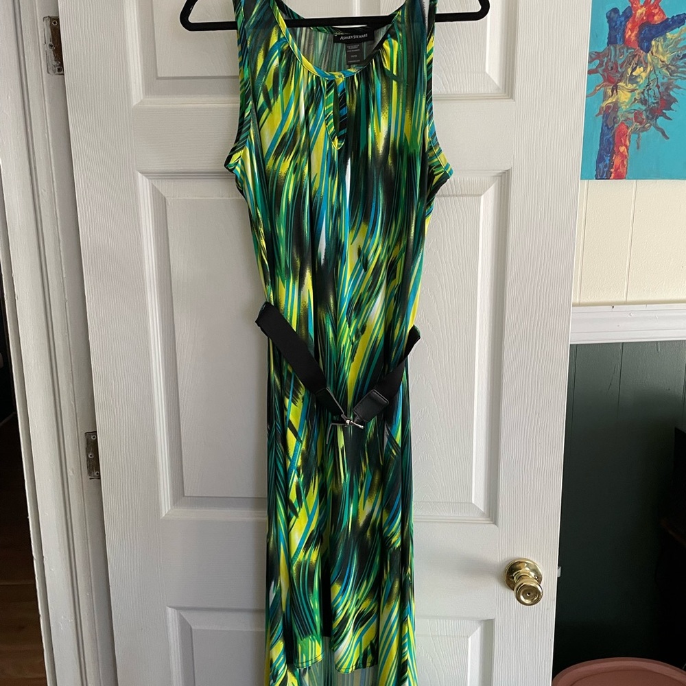 Like New Dress With Belt